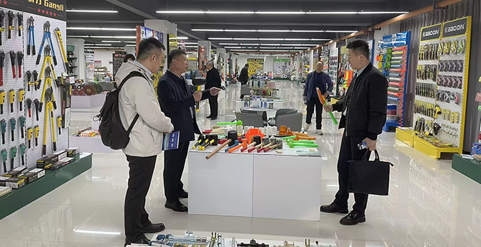 新疆建設(shè)兵團(tuán)一行到臨沂五金城參觀(guān)調(diào)研